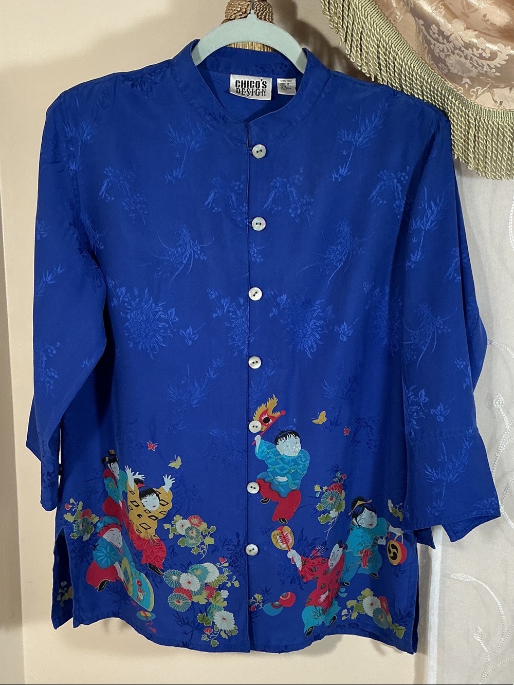 Vintage Chico's Royal Blue Button-Front 100% Silk Shirt Colorful Hem Print Sz 1